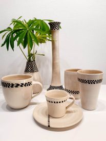 Unikati - Karodekor - Tassen mit Untertassen, Becher, Kerzenständer, V